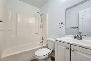 21127 NE 5th Pl, Miami, FL 33179 - Photo 15