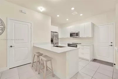 4413 NW 83rd Path, Doral, FL 33166 - Photo 13