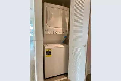 111 E Flagler St #604, Miami, FL 33131 - Photo 17