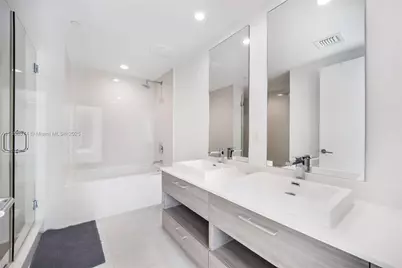 1300 S Miami Ave #1705, Miami, FL 33130 - Photo 7