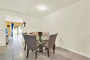 10480 W 33rd Ln, Hialeah, FL 33018 - Photo 9