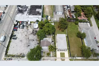 683 NW 30th St, Miami, FL 33127 - Photo 7