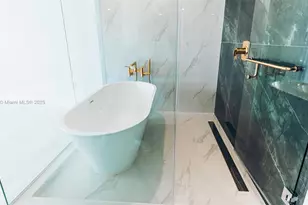 700 NE 24th St, Miami, FL 33137 - Photo 35