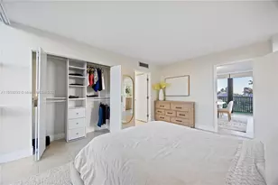 20379 W Country Club Dr, Aventura, FL 33180 - Photo 15