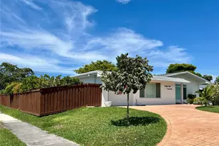 8821 SW 192nd St, Cutler Bay, FL 33157 - Photo 5