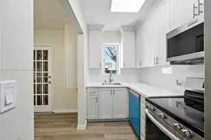 2545 SW 27th Ln, Miami, FL 33133 - Photo 11