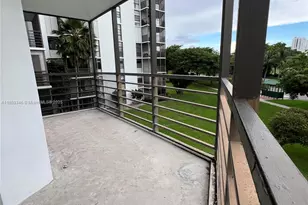 20500 W Country Club Dr, Aventura, FL 33180 - Photo 29