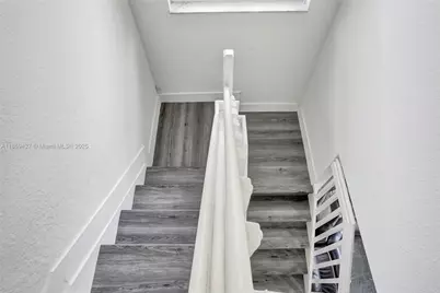 9860 NW 20th Ct, Pembroke Pines, FL 33024 - Photo 17