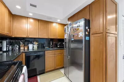 5600 Collins Ave #17W, Miami Beach, FL 33140 - Photo 7