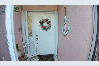 677 SE 22nd Dr, Homestead, FL 33033 - Photo 3