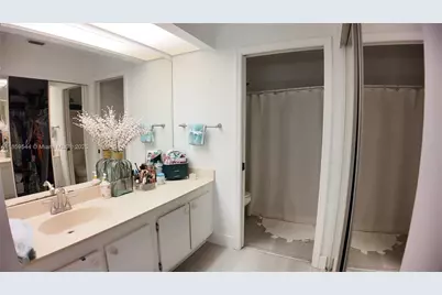 677 SE 22nd Dr, Homestead, FL 33033 - Photo 17