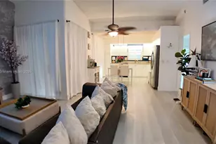 677 SE 22nd Dr, Homestead, FL 33033 - Photo 9