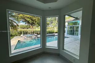 2523 Montclaire Cir, Weston, FL 33327 - Photo 5