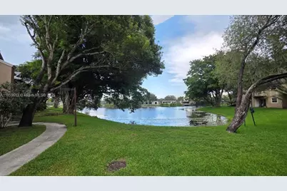 1791 NW 96th Ter #4O, Pembroke Pines, FL 33024 - Photo 11