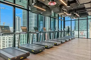 398 NE 5th St, Miami, FL 33132 - Photo 25