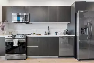 398 NE 5th St, Miami, FL 33132 - Photo 11