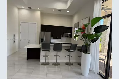 945 NE 211th St, Miami, FL 33179 - Photo 33