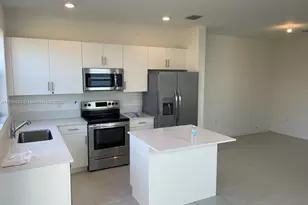 945 NE 211th St, Miami, FL 33179 - Photo 3