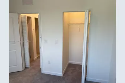 945 NE 211th St, Miami, FL 33179 - Photo 21