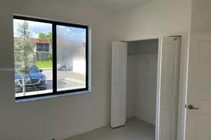 945 NE 211th St, Miami, FL 33179 - Photo 17