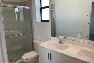 945 NE 211th St, Miami, FL 33179 - Photo 15