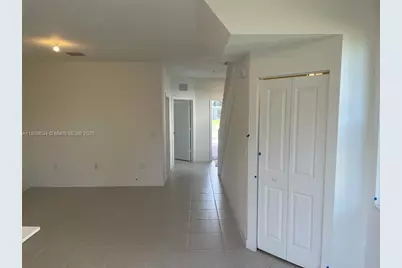945 NE 211th St, Miami, FL 33179 - Photo 19