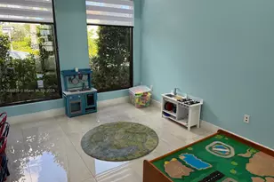 945 NE 211th St, Miami, FL 33179 - Photo 35