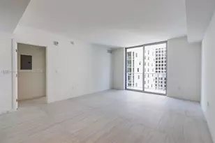 77 SE 5th St, Miami, FL 33131 - Photo 17