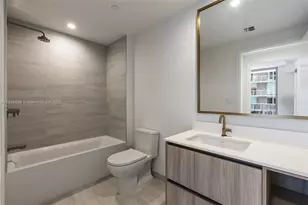 77 SE 5th St, Miami, FL 33131 - Photo 43