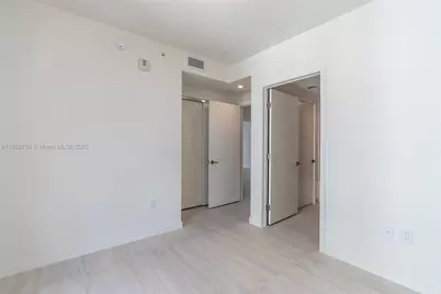 77 SE 5th St #309, Miami, FL 33131 - Photo 29