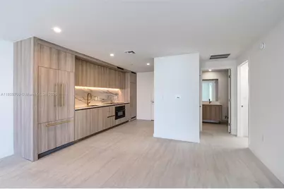 77 SE 5th St #309, Miami, FL 33131 - Photo 23