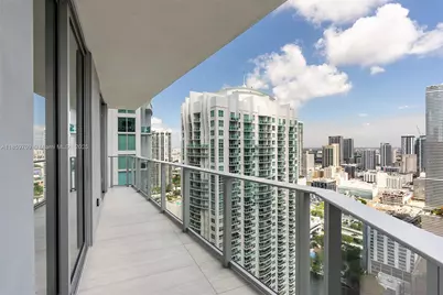 77 SE 5th St #309, Miami, FL 33131 - Photo 21
