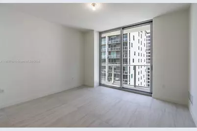 77 SE 5th St #309, Miami, FL 33131 - Photo 17