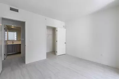 77 SE 5th St #2410, Miami, FL 33131 - Photo 59