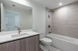 77 SE 5th St, Miami, FL 33131 - Photo 65