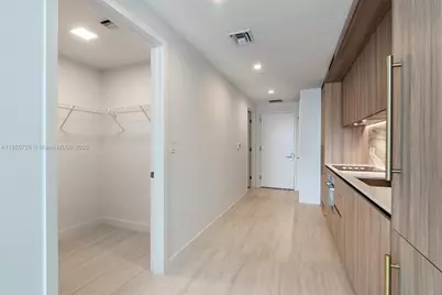 77 SE 5th St #2410, Miami, FL 33131 - Photo 55