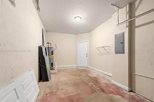 2557 SE 14th St, Homestead, FL 33035 - Photo 19