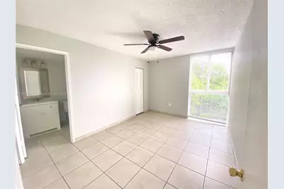 7125 NW 186th St #B304, Hialeah, FL 33015 - Photo 11