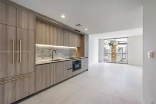 77 SE 5th St, Miami, FL 33131 - Photo 39