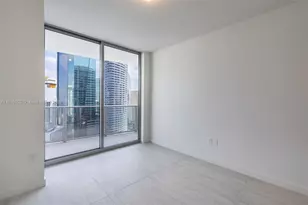 77 SE 5th St, Miami, FL 33131 - Photo 27