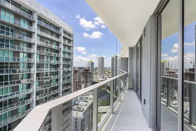 77 SE 5th St #2701, Miami, FL 33131 - Photo 11