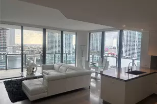 68 SE 6th St, Miami, FL 33131 - Photo 11