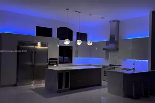 2530 Montclaire Cir, Weston, FL 33327 - Photo 5