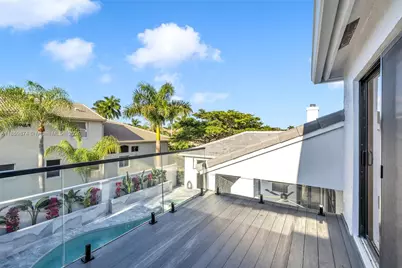 2530 Montclaire Cir, Weston, FL 33327 - Photo 23