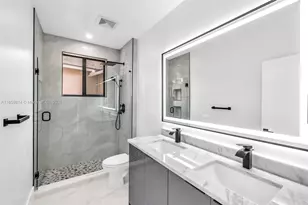 2530 Montclaire Cir, Weston, FL 33327 - Photo 21