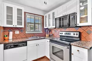 8020 N Sunrise Lakes Dr, Sunrise, FL 33322 - Photo 1