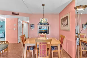 8020 N Sunrise Lakes Dr, Sunrise, FL 33322 - Photo 9