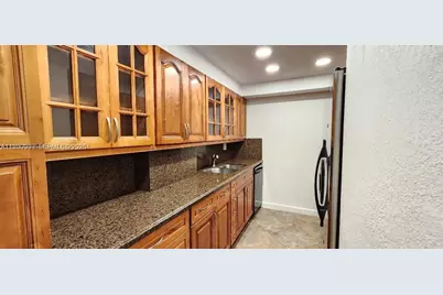 1621 Collins Ave #404, Miami Beach, FL 33139 - Photo 5