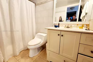 5555 Collins Ave, Miami Beach, FL 33140 - Photo 11