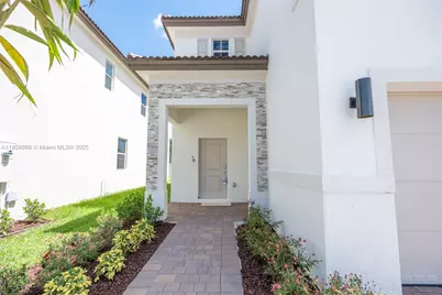 2637 SE 24th Ct, Homestead, FL 33035 - Photo 5